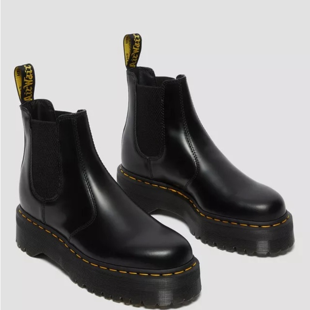 Dr. Martens 2976 Smooth Black Quad Platform Chelsea Boot NIB W 8 M 7